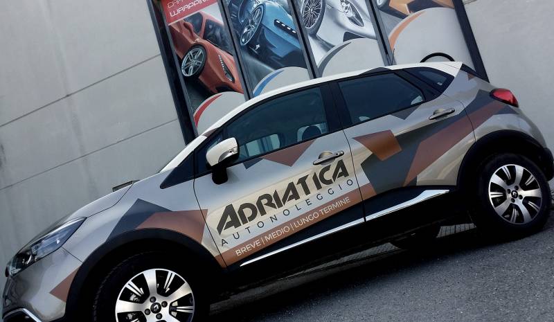 Adriatica Autonoleggio  - Decorazione Renault Captur
