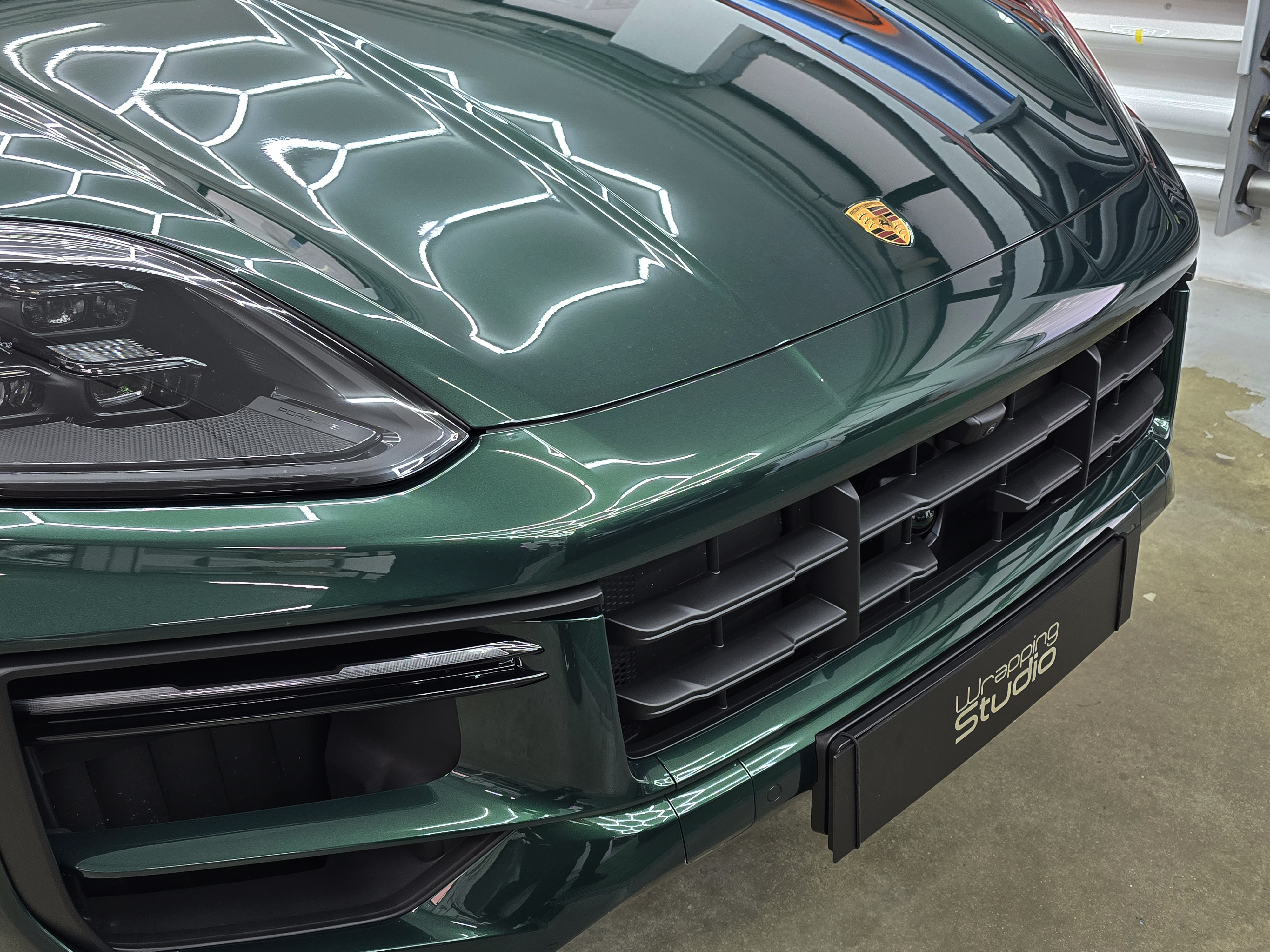 <b>Click to open image!</b> <b>Navigation tip:</b> Hover mouse on top of the right or left side of the image to see the next or previous image respectively.<br /><br />You are browsing images from the article:<br /><span class="sigProPopupCaption"></span>