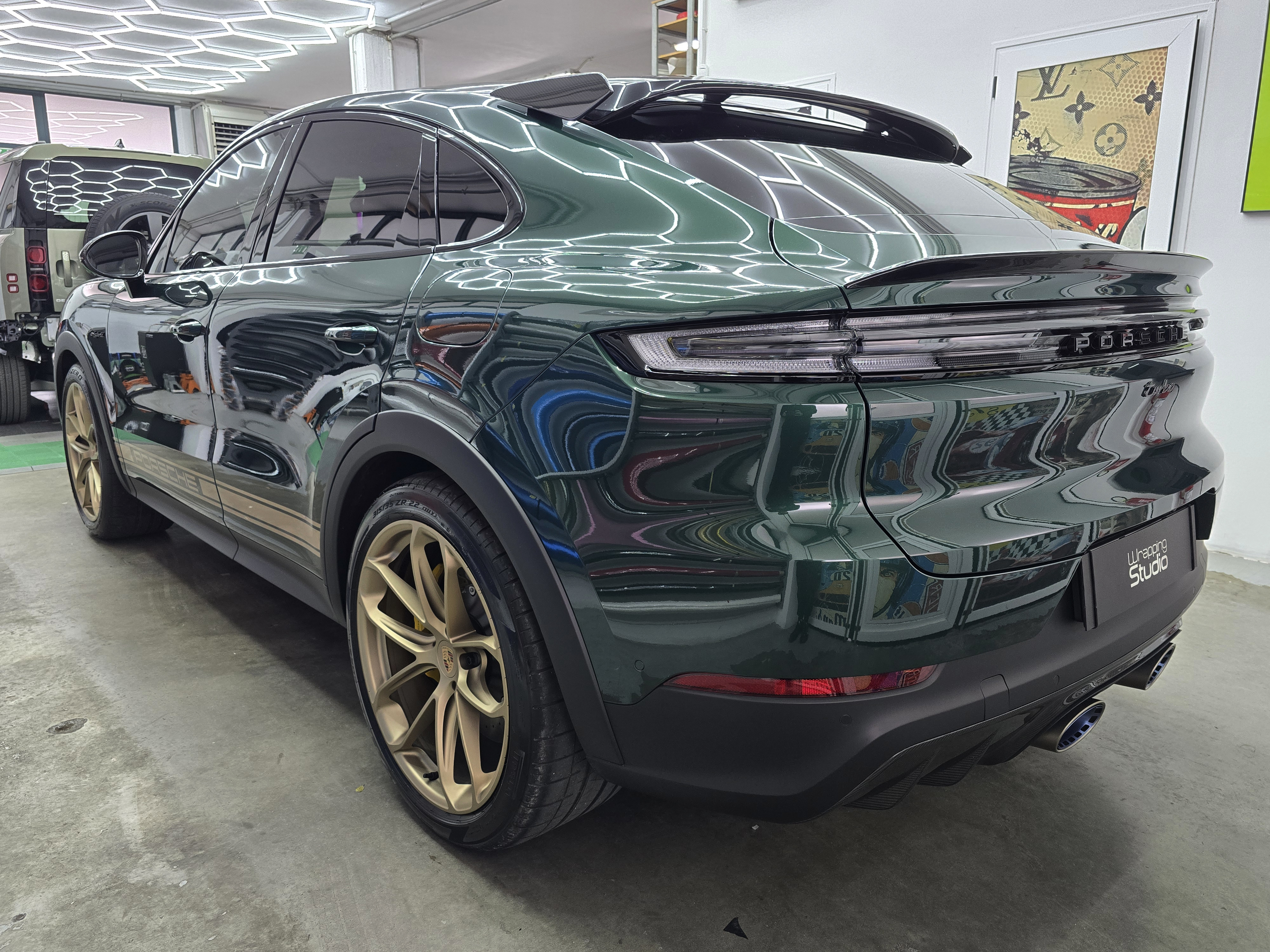 <b>Click to open image!</b> <b>Navigation tip:</b> Hover mouse on top of the right or left side of the image to see the next or previous image respectively.<br /><br />You are browsing images from the article:<br /><span class="sigProPopupCaption"></span>