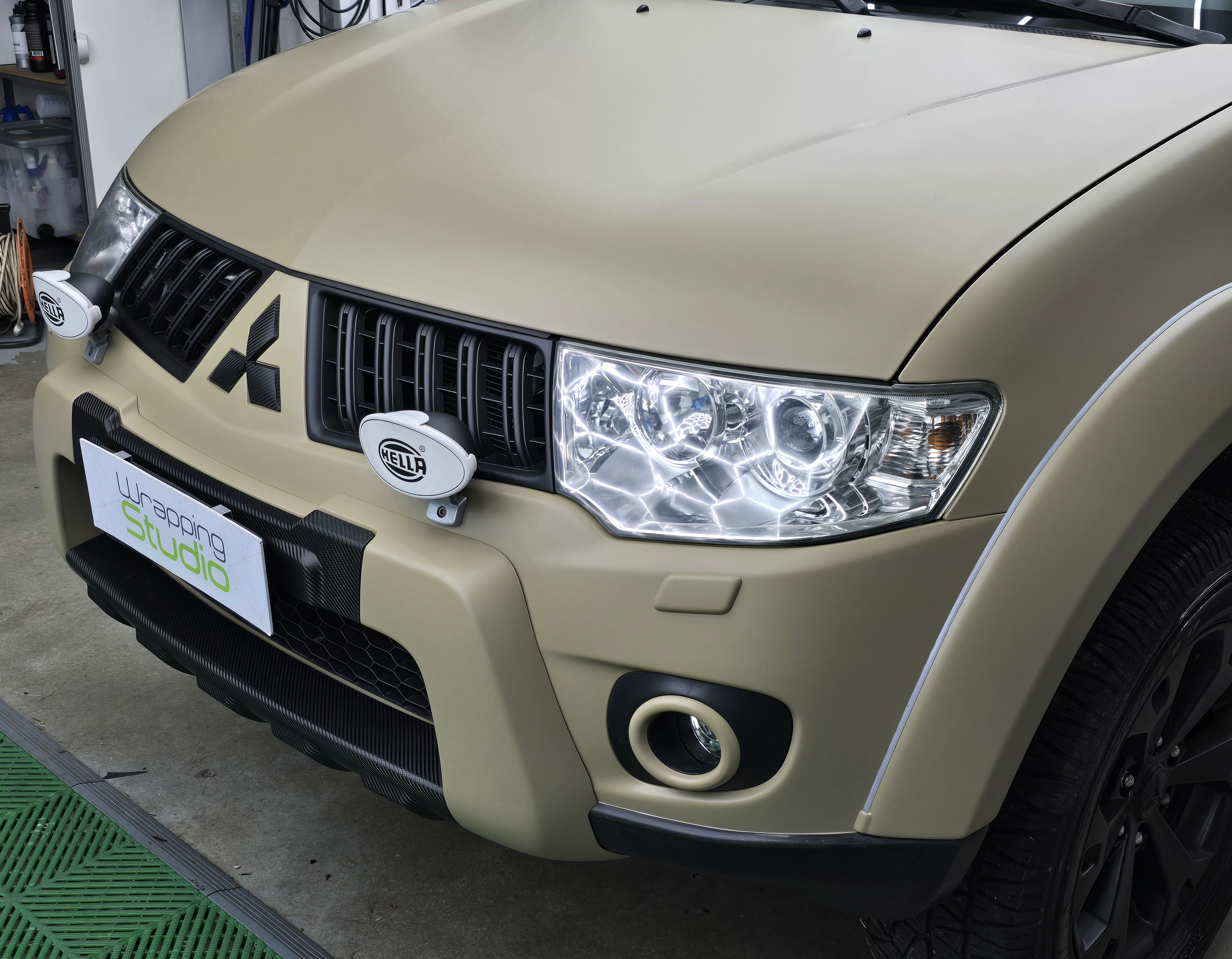 <b>Click to open image!</b> <b>Navigation tip:</b> Hover mouse on top of the right or left side of the image to see the next or previous image respectively.<br /><br />You are browsing images from the article:<br /><span class="sigProPopupCaption"></span>