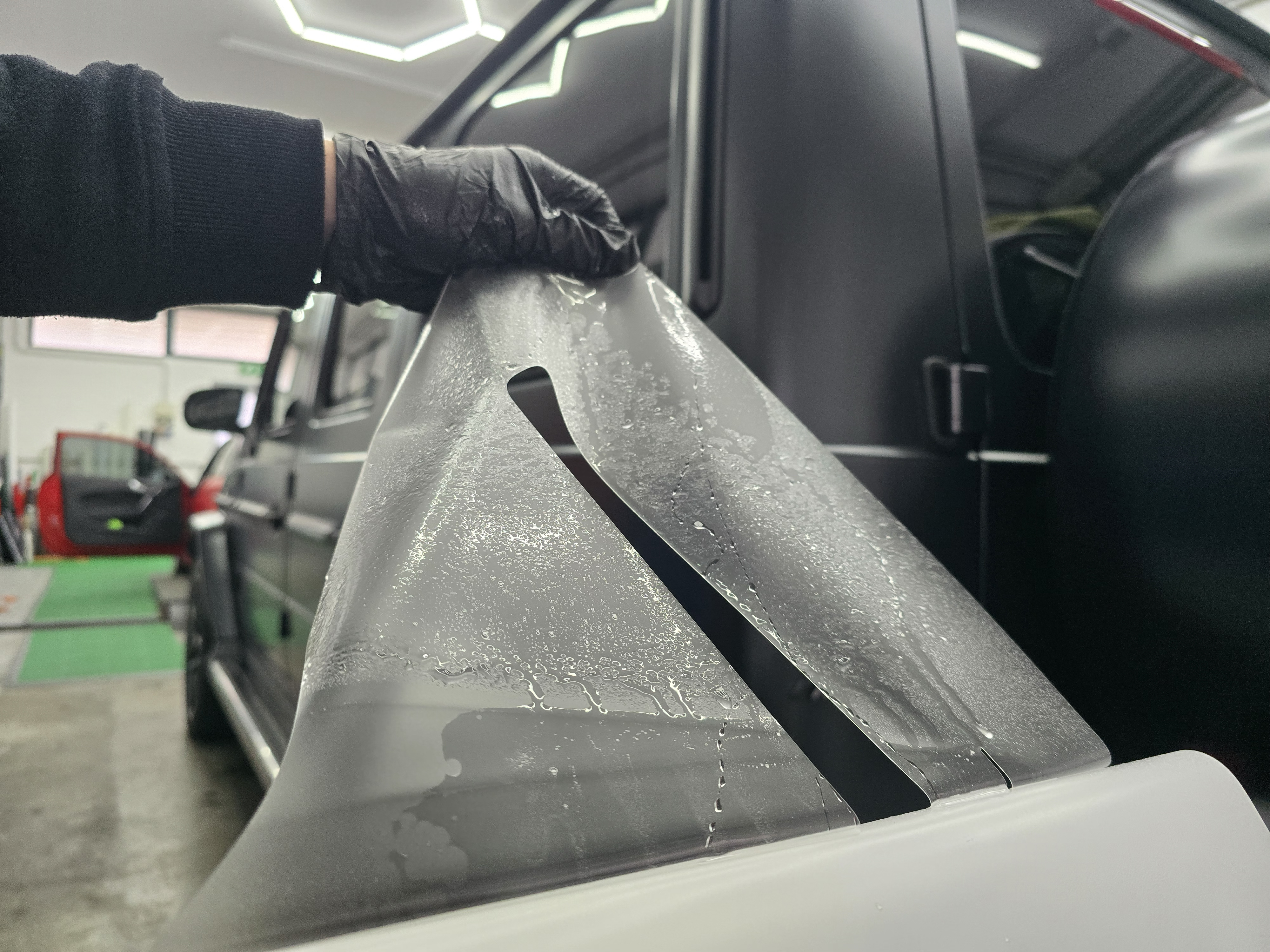 <b>Click to open image!</b> <b>Navigation tip:</b> Hover mouse on top of the right or left side of the image to see the next or previous image respectively.<br /><br />You are browsing images from the article:<br /><span class="sigProPopupCaption"></span>