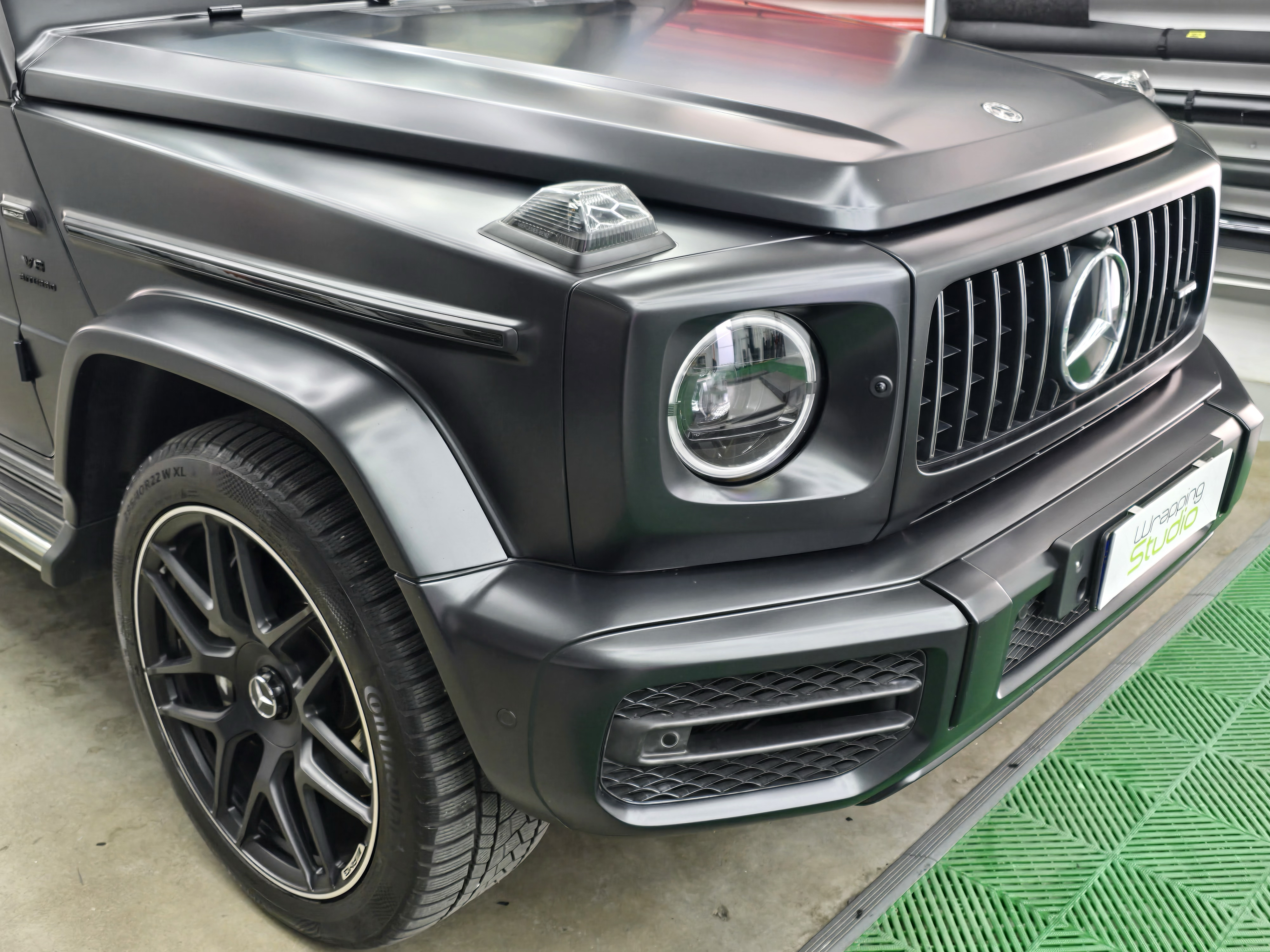 <b>Click to open image!</b> <b>Navigation tip:</b> Hover mouse on top of the right or left side of the image to see the next or previous image respectively.<br /><br />You are browsing images from the article:<br /><span class="sigProPopupCaption"></span>