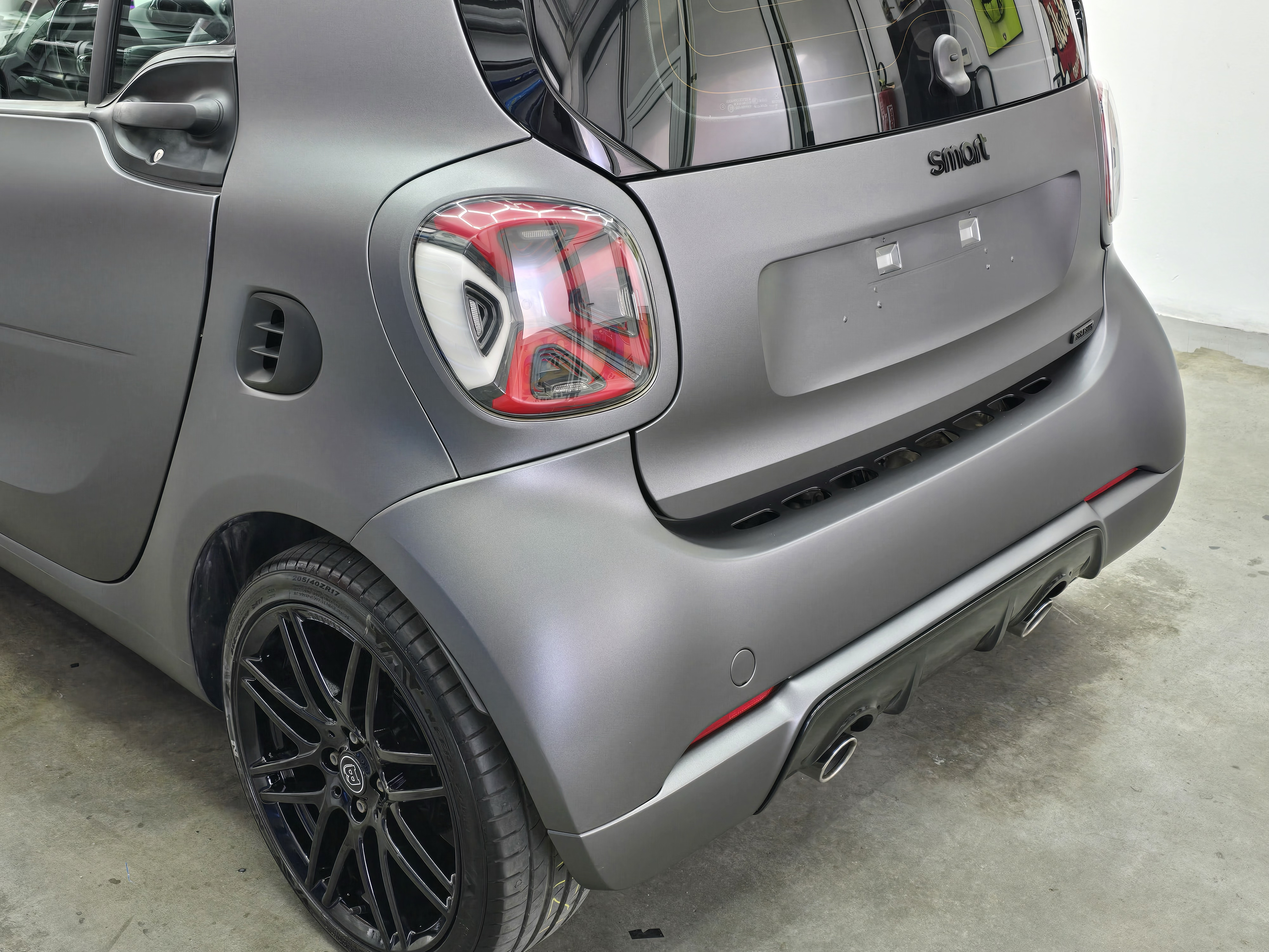 <b>Click to open image!</b> <b>Navigation tip:</b> Hover mouse on top of the right or left side of the image to see the next or previous image respectively.<br /><br />You are browsing images from the article:<br /><span class="sigProPopupCaption"></span>