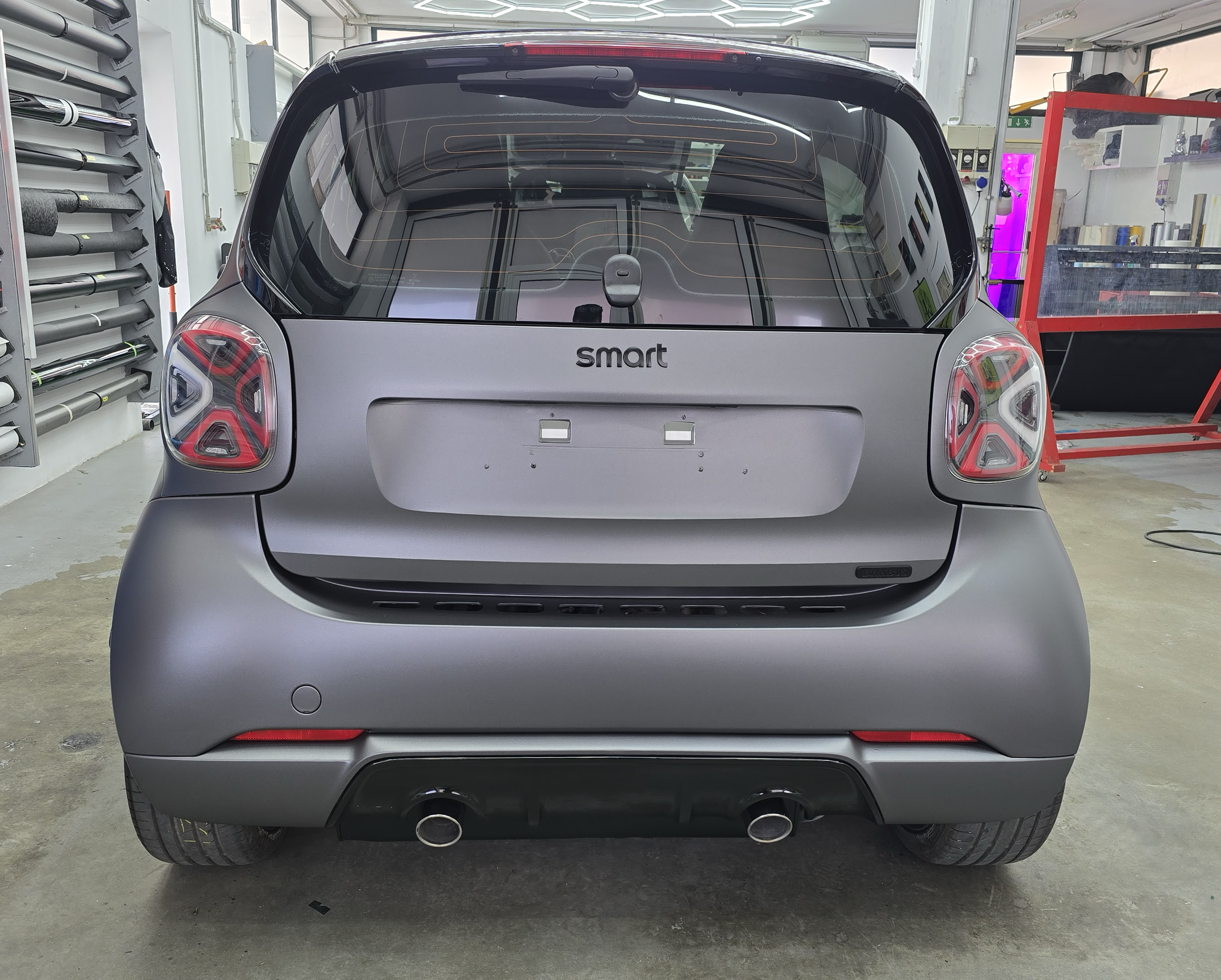 <b>Click to open image!</b> <b>Navigation tip:</b> Hover mouse on top of the right or left side of the image to see the next or previous image respectively.<br /><br />You are browsing images from the article:<br /><span class="sigProPopupCaption"></span>