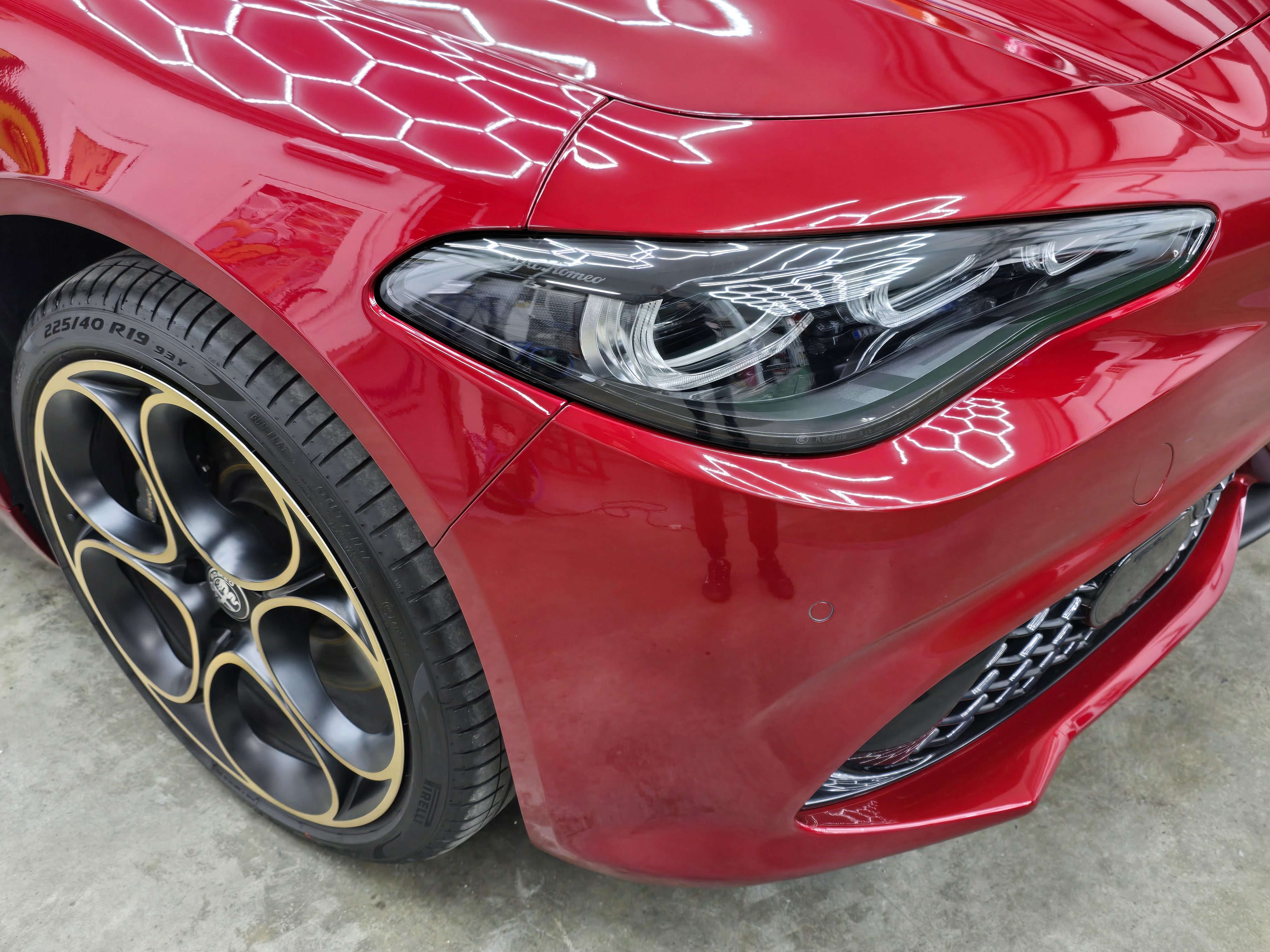 <b>Click to open image!</b> <b>Navigation tip:</b> Hover mouse on top of the right or left side of the image to see the next or previous image respectively.<br /><br />You are browsing images from the article:<br /><span class="sigProPopupCaption"></span>