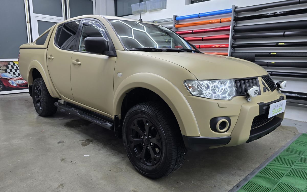 Mitsubishi L200 | Car Wrapping Satin Sandstorm