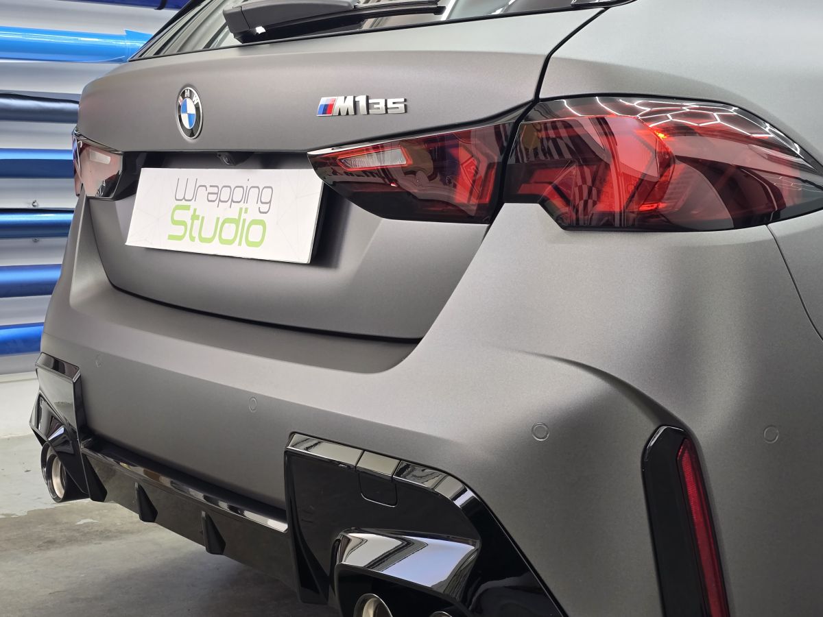 BMW M1 | Car Wrapping Matte Dark Grey